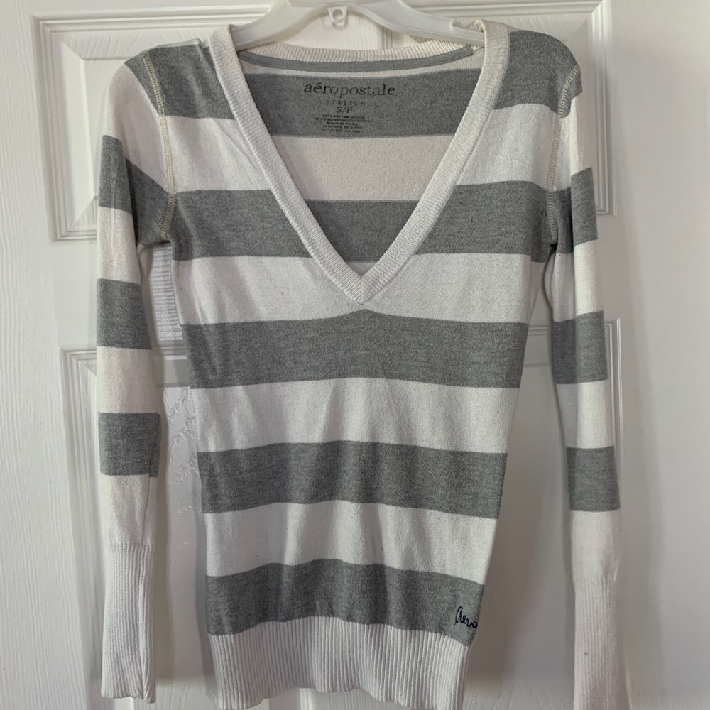 Women’s small sweater Aeropostale